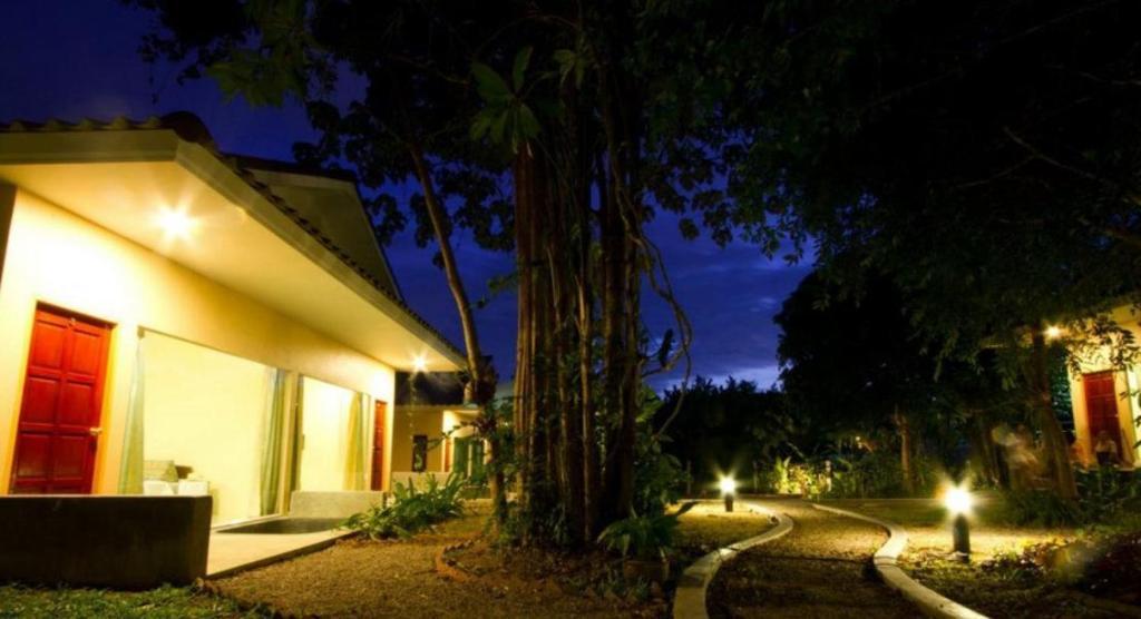 Villa De Mama Rawai Exterior photo
