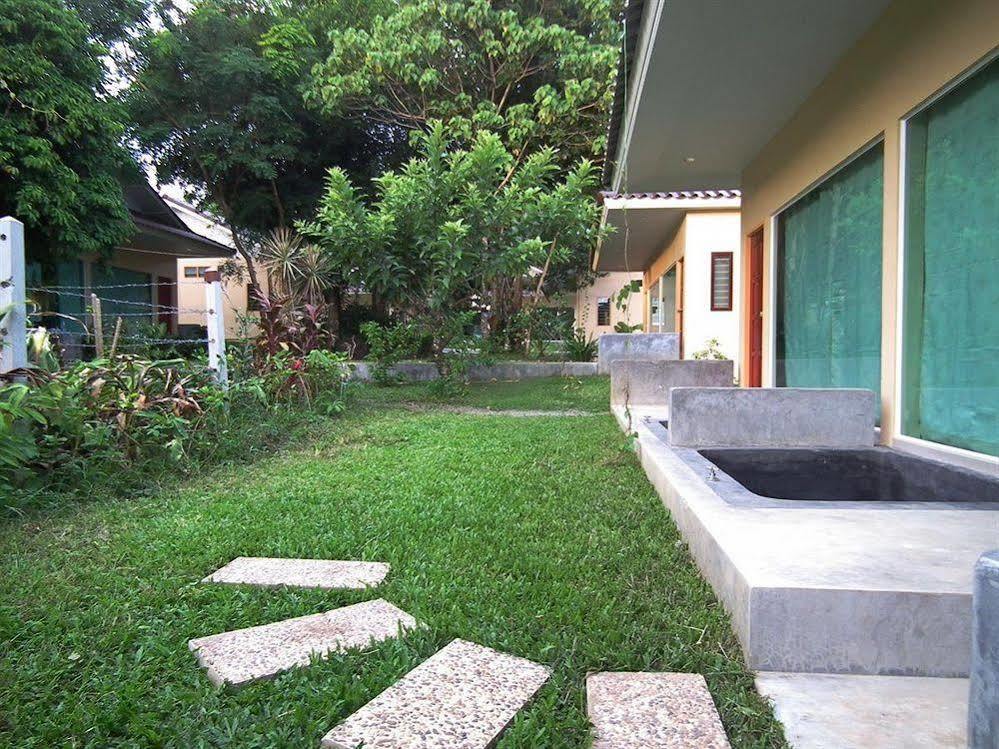 Villa De Mama Rawai Exterior photo
